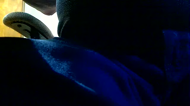 Snapshot of markluvskitty chatting on April 21, 2026, 12:45 pm markluvskitty online show from April 21, 2026, 12:45 pm