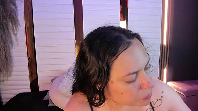 Biiancacox online show from October 19, 2025, 2:36 am