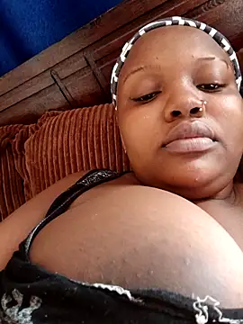 queennapal online show from March 18, 2026, 5:21 am