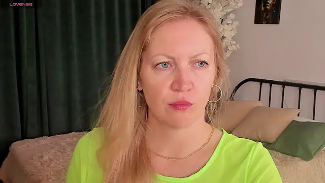 sugamomy online show from October 15, 2025, 12:20 am