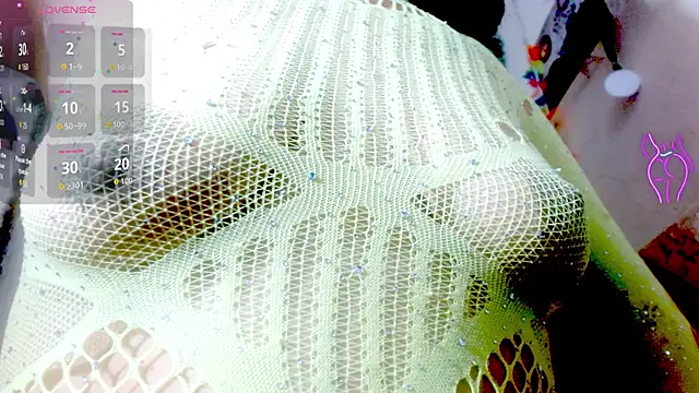 Eva Hoot online show from December 1, 2025, 3:46 pm