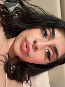 Snapshot of ThickerThanYoBitch chatting on February 15, 2025, 10:33 am ThickerThanYoBitch online show from February 15, 2025, 10:33 am