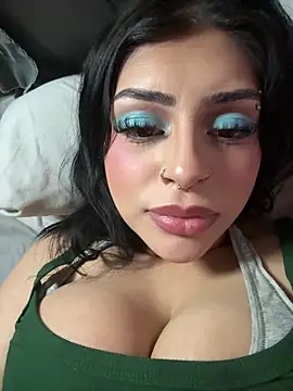 ThickerThanYoBitch online show from March 19, 2026, 7:52 am