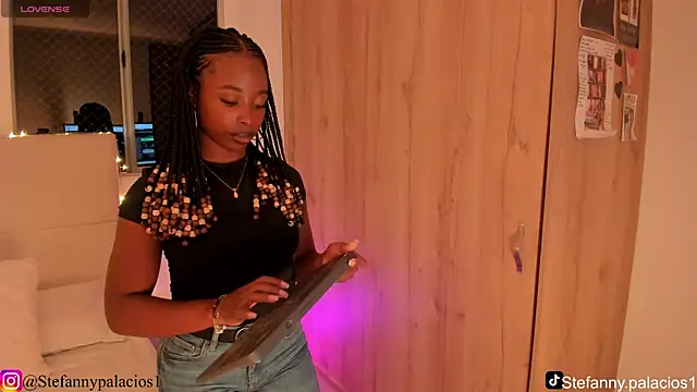 Kimberlylenox  online show from July 25, 2026, 2:08 am