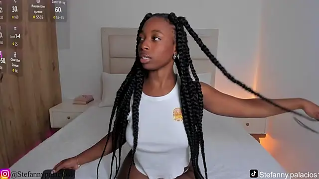 Kimberlylenox  online show from October 1, 2025, 10:35 pm