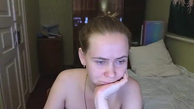 Snapshot of Riley_Roo chatting on February 3, 2025, 7:31 pm Riley Roo online show from February 3, 2025, 7:31 pm