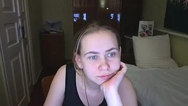 Snapshot of Riley_Roo chatting on February 5, 2025, 4:25 pm Riley Roo online show from February 5, 2025, 4:25 pm