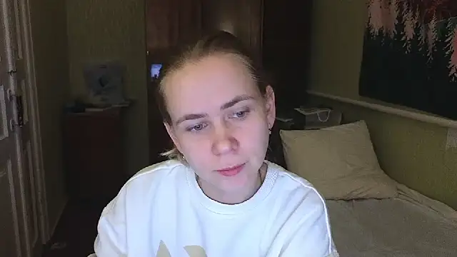 Snapshot of Riley_Roo chatting on February 7, 2025, 5:40 pm Riley Roo online show from February 7, 2025, 5:40 pm