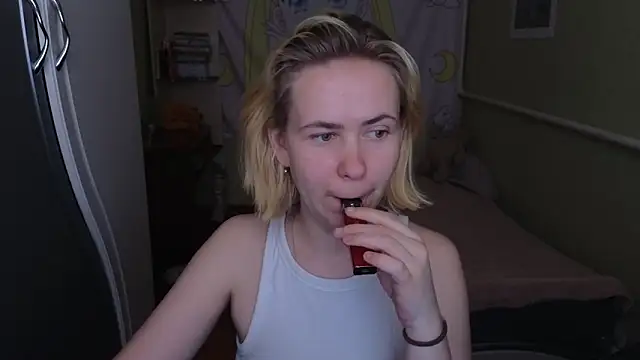 Riley Roo online show from April 15, 2026, 7:47 am