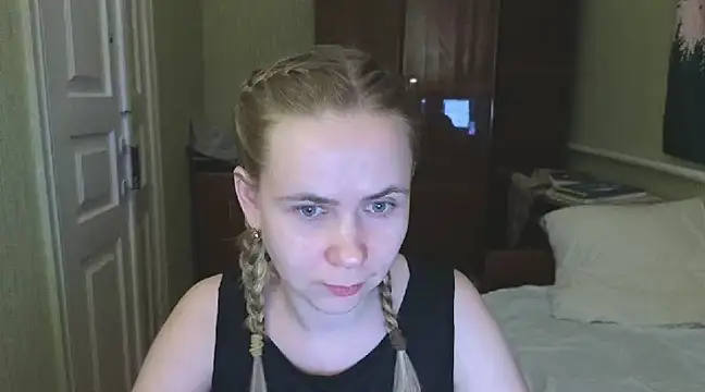 Snapshot of Riley_Roo chatting on February 23, 2025, 8:44 pm Riley Roo online show from February 23, 2025, 8:44 pm