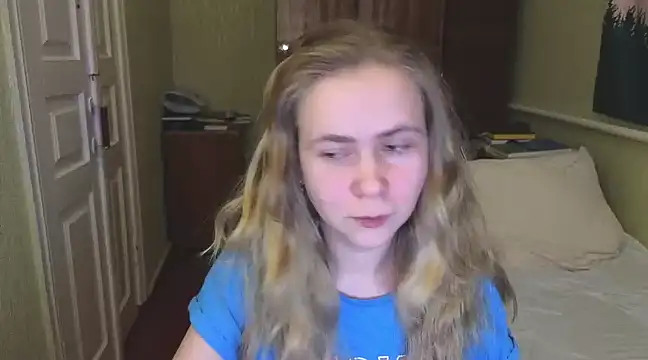 Snapshot of Riley_Roo chatting on February 15, 2025, 5:50 pm Riley Roo online show from February 15, 2025, 5:50 pm