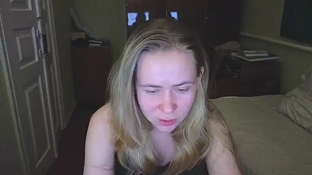 Snapshot of Riley_Roo chatting on March 20, 2025, 5:25 pm Riley Roo online show from March 20, 2025, 5:25 pm