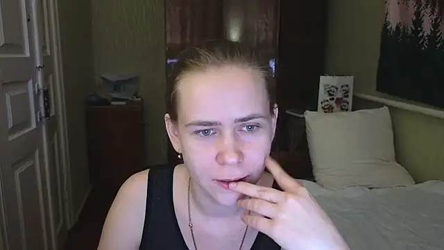 Snapshot of Riley_Roo chatting on February 5, 2025, 8:46 pm Riley Roo online show from February 5, 2025, 8:46 pm