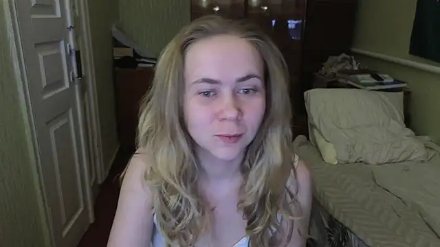 Snapshot of Riley_Roo chatting on March 22, 2025, 7:09 pm Riley Roo online show from March 22, 2025, 7:09 pm