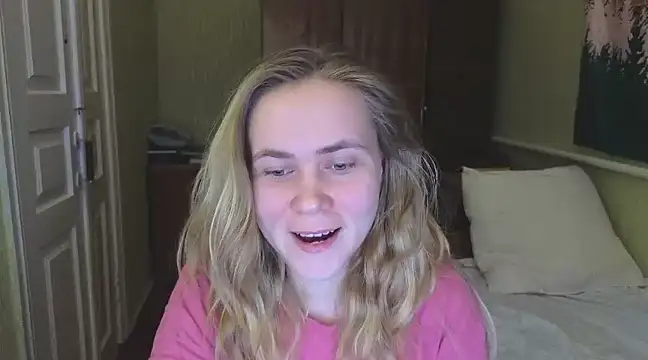 Snapshot of Riley_Roo chatting on February 12, 2025, 5:05 pm Riley Roo online show from February 12, 2025, 5:05 pm