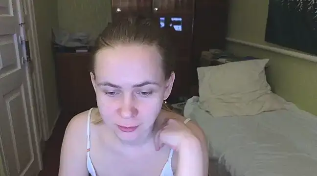 Snapshot of Riley_Roo chatting on February 25, 2025, 5:19 pm Riley Roo online show from February 25, 2025, 5:19 pm