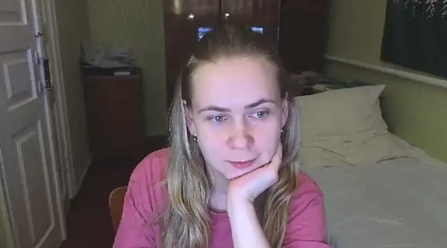 Snapshot of Riley_Roo chatting on February 25, 2025, 8:32 pm Riley Roo online show from February 25, 2025, 8:32 pm