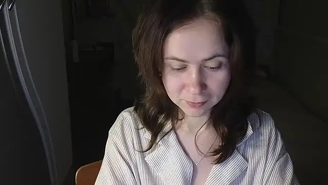 Snapshot of Riley_Roo chatting on November 21, 2025, 5:01 pm Riley Roo online show from November 21, 2025, 5:01 pm