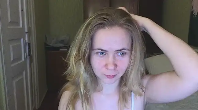 Snapshot of Riley_Roo chatting on February 22, 2025, 6:52 pm Riley Roo online show from February 22, 2025, 6:52 pm