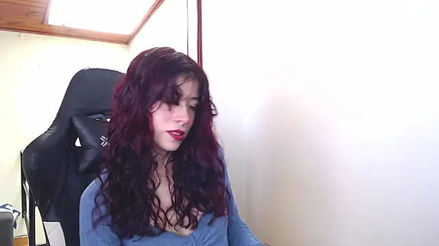 SuzzyyM online show from January 15, 2025, 3:29 pm