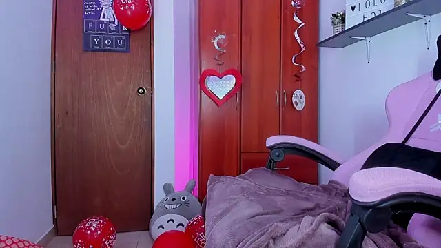 saralolo420 online show from February 14, 2025, 1:13 am