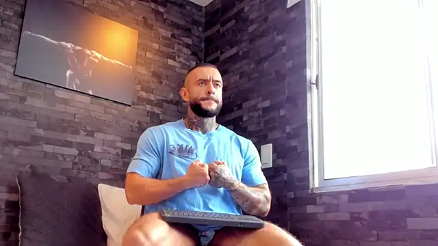 BruceDallas online show from September 22, 2025, 1:39 pm