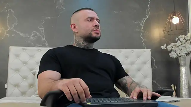 BruceDallas online show from January 30, 2025, 12:07 am