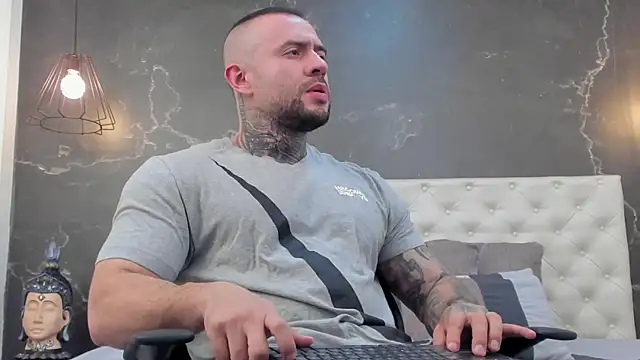 BruceDallas online show from February 26, 2025, 11:52 pm