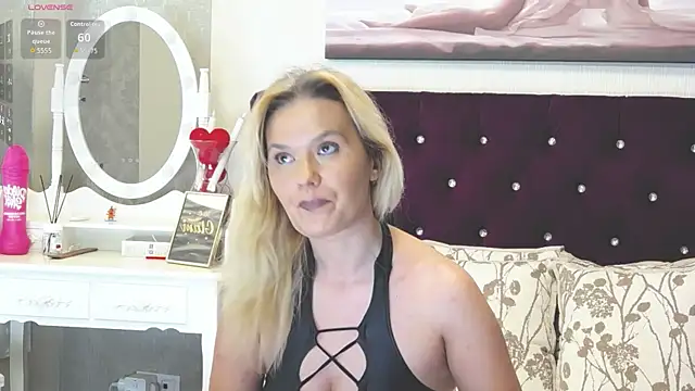 LilyFord online show from July 8, 2026, 7:25 pm