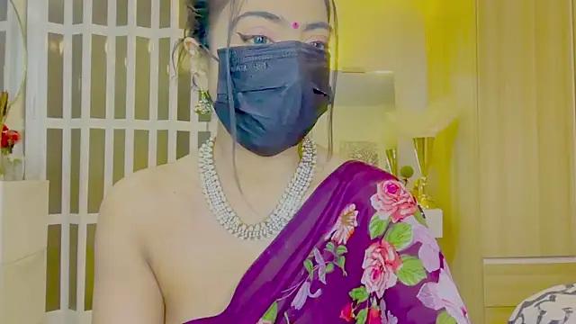 Monalisadon018 online show from April 12, 2026, 9:07 pm