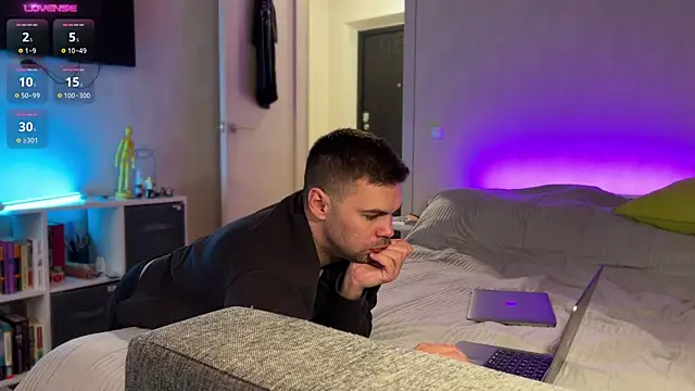 Snapshot of nikitos4you chatting on March 21, 2025, 8:39 am nikitos4you online show from March 21, 2025, 8:39 am