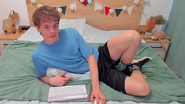 Snapshot of Fandi_777 chatting on November 18, 2025, 7:33 am Fandi 777 online show from November 18, 2025, 7:33 am