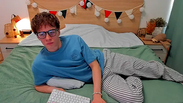 Snapshot of Fandi_777 chatting on November 14, 2025, 7:01 am Fandi 777 online show from November 14, 2025, 7:01 am