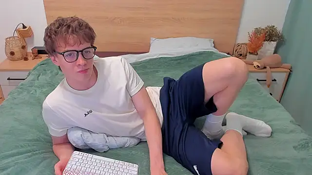 Snapshot of Fandi_777 chatting on November 26, 2025, 11:43 am Fandi 777 online show from November 26, 2025, 11:43 am