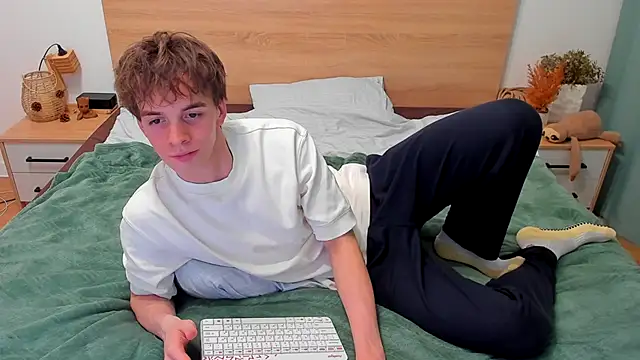 Snapshot of Fandi_777 chatting on November 25, 2025, 2:28 pm Fandi 777 online show from November 25, 2025, 2:28 pm