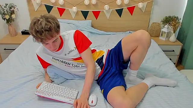 Snapshot of Fandi_777 chatting on March 11, 2025, 7:03 am Fandi 777 online show from March 11, 2025, 7:03 am