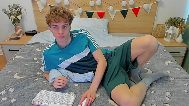 Snapshot of Fandi_777 chatting on March 7, 2025, 12:01 pm Fandi 777 online show from March 7, 2025, 12:01 pm