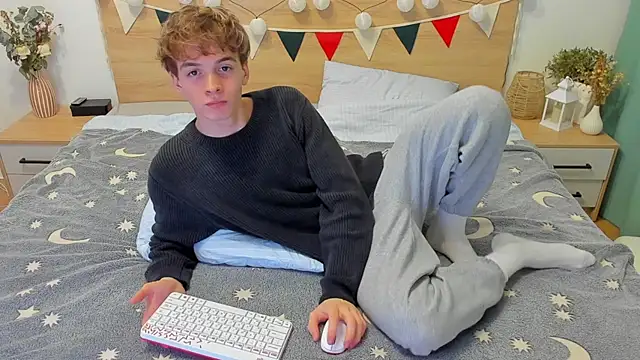 Snapshot of Fandi_777 chatting on March 9, 2025, 7:05 pm Fandi 777 online show from March 9, 2025, 7:05 pm