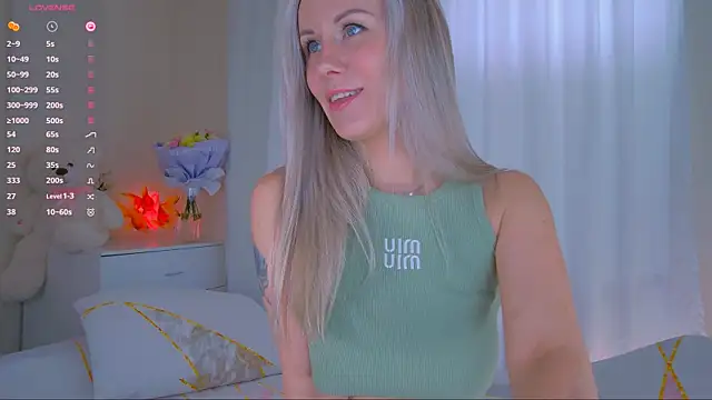 Snapshot of Nika_Bloom chatting on October 22, 2025, 5:07 am Nika Bloom online show from October 22, 2025, 5:07 am