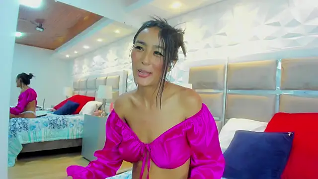 LittleScarlet online show from December 10, 2024, 5:55 pm