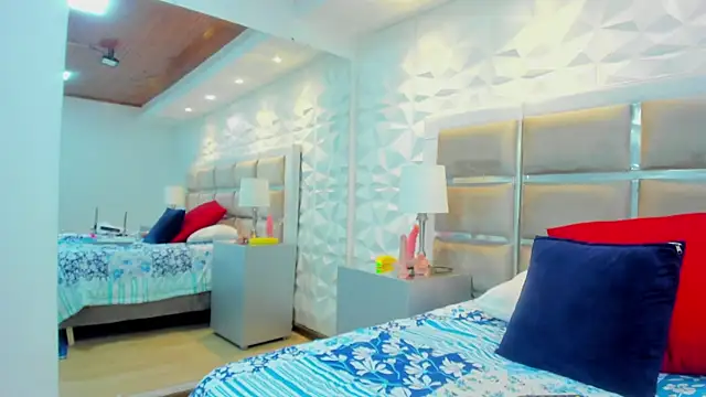 LittleScarlet online show from December 10, 2024, 2:50 pm