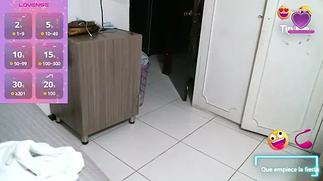 Snapshot of chicantonella chatting on September 24, 2025, 12:40 am chicantonella online show from September 24, 2025, 12:40 am