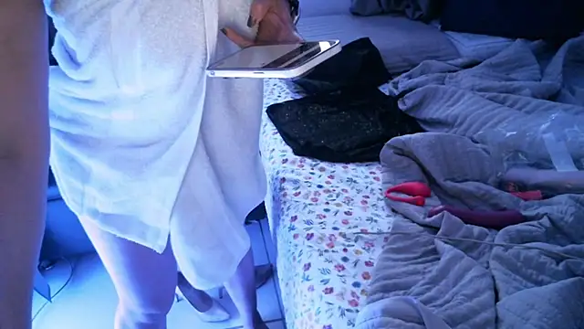 Snapshot of chicantonella chatting on September 13, 2025, 10:54 pm chicantonella online show from September 13, 2025, 10:54 pm