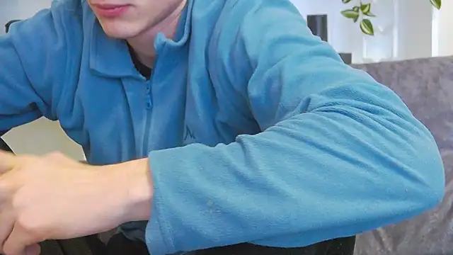 Snapshot of CalvinCay chatting on February 25, 2025, 5:52 am CalvinCay online show from February 25, 2025, 5:52 am