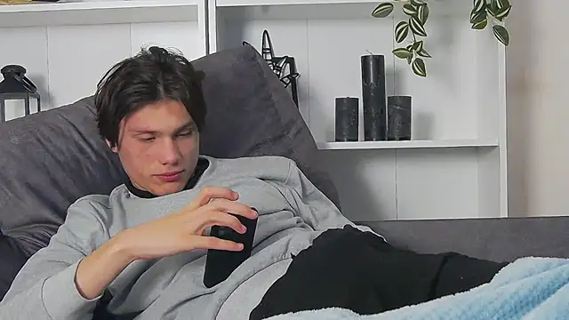 Snapshot of CalvinCay chatting on February 28, 2025, 1:05 am CalvinCay online show from February 28, 2025, 1:05 am