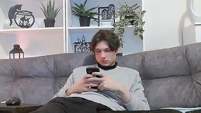 Snapshot of CalvinCay chatting on March 9, 2025, 7:59 pm CalvinCay online show from March 9, 2025, 7:59 pm