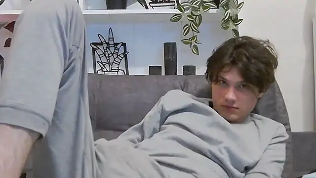 Snapshot of CalvinCay chatting on March 16, 2025, 4:41 am CalvinCay online show from March 16, 2025, 4:41 am