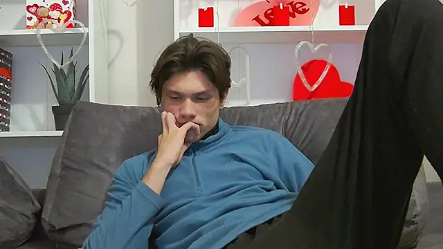 Snapshot of CalvinCay chatting on February 8, 2025, 2:58 am CalvinCay online show from February 8, 2025, 2:58 am