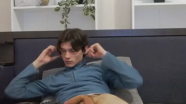 Snapshot of CalvinCay chatting on January 28, 2025, 8:04 pm CalvinCay online show from January 28, 2025, 8:04 pm