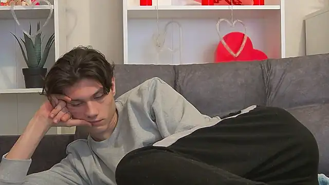 Snapshot of CalvinCay chatting on February 13, 2025, 6:09 am CalvinCay online show from February 13, 2025, 6:09 am